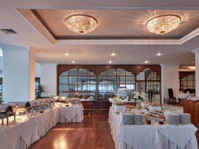 Hotel restaurant