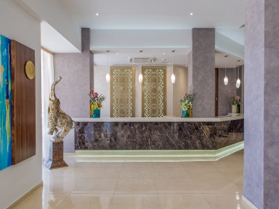  Reception
