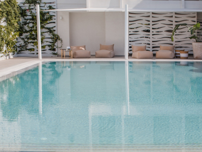  Pool cosy area