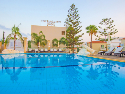  Pool area