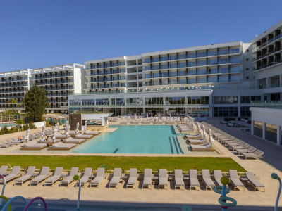 Hotel pool