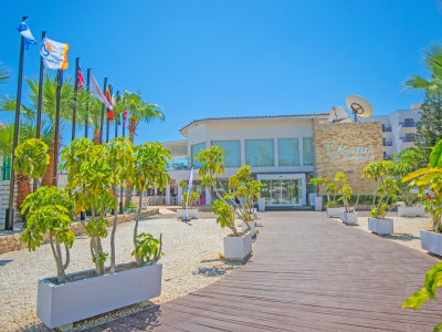  Hotel entrance