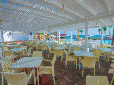  Pool bar