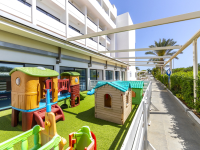  PLAYGROUND