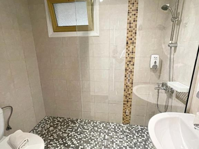  ANTONIS G HOTEL