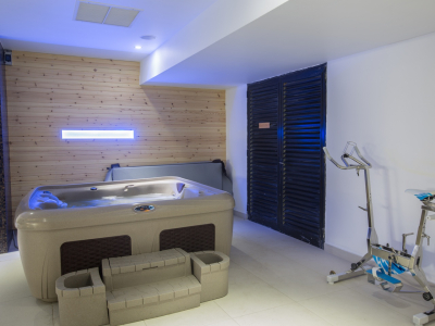 Spa Jacuzzi