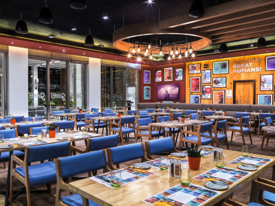  olya_dining_the_greats