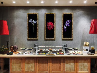  olya_dining_garibaldi_1