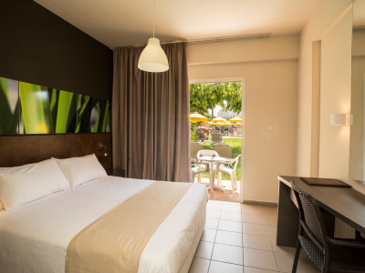  Family-Room-Gardens-Bedroom