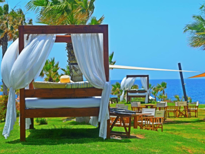  Sunbeds