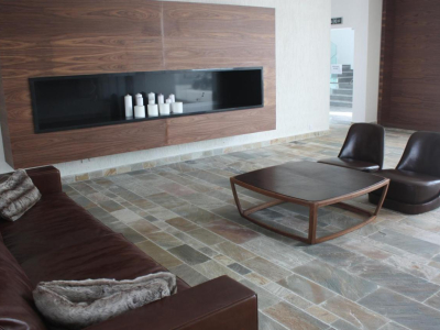  Lobby area