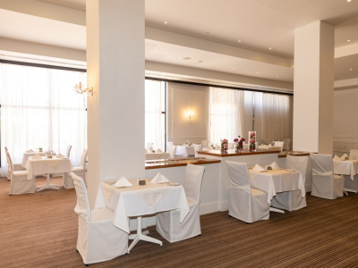  Dinner restaurant