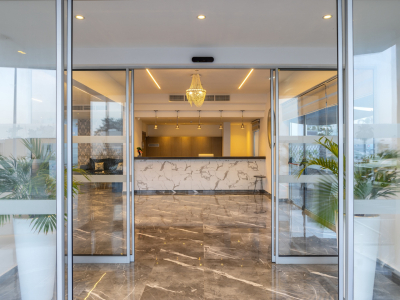  Hotel Entrance Reception