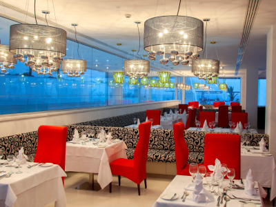 KING EVELTHON BEACH HOTEL