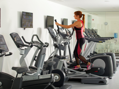  KING EVELTHON BEACH HOTEL