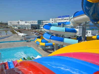  KING EVELTHON BEACH HOTEL