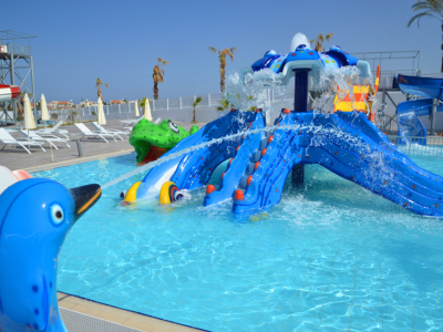  KING EVELTHON BEACH HOTEL