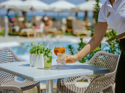  GOLDEN BAY BEACH HOTEL COCKTAILS