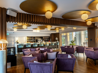  Lobby bar
