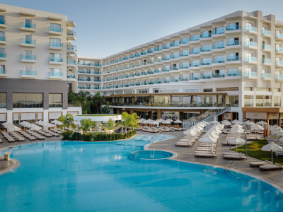  Pool and Building