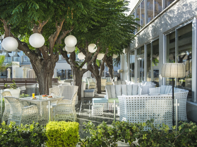  Reception external
