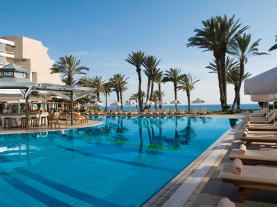  PIONEER BEACH HOTEL POOL