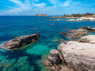  Couple having Champaign above Maniki Beach 1