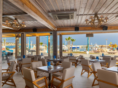  Restaurant terrace