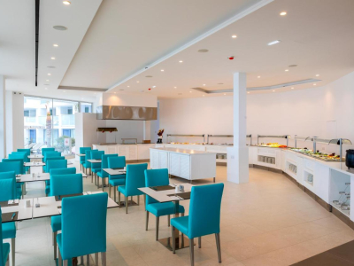  Buffet restaurant
