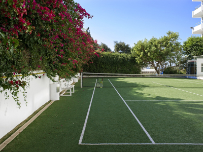  Tennis court