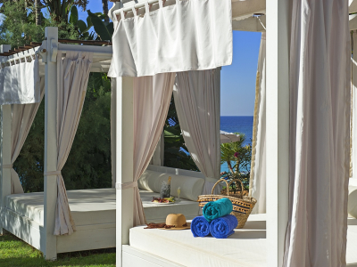  Hotel lawn gazebo