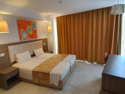  Superior room inland view