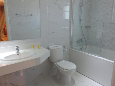  Deluxe Room Sea View bathroom