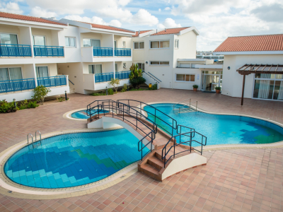  Pool area