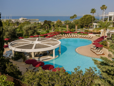  Pool gardens