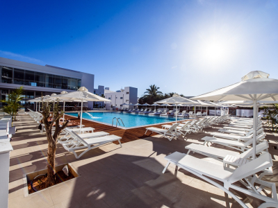  Pool area