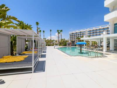  Pool area
