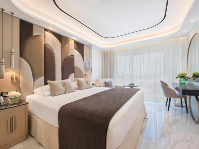 Elegant room garden view