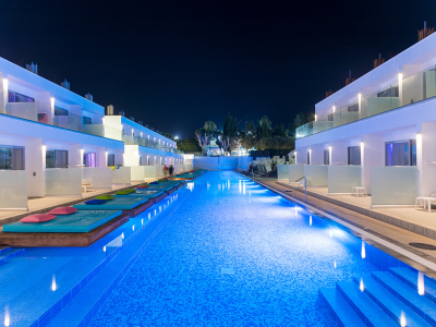  Swim up rooms