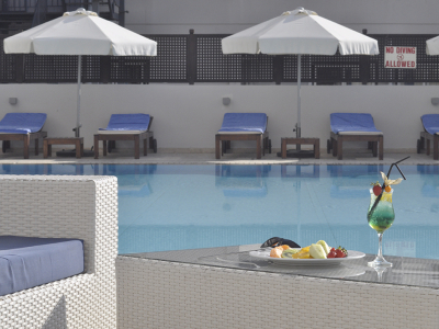  Pool Bar