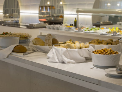  Dinner serving
