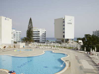  Pool area
