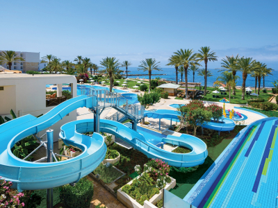  Hotel Pool Splash