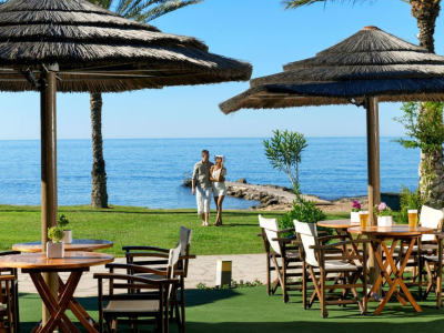  4 Hotel Lawns