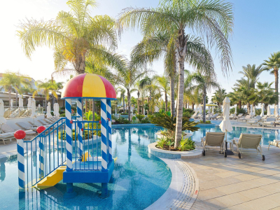  olympic lagoon resorts pools