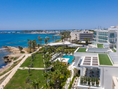  Hotel Lawns