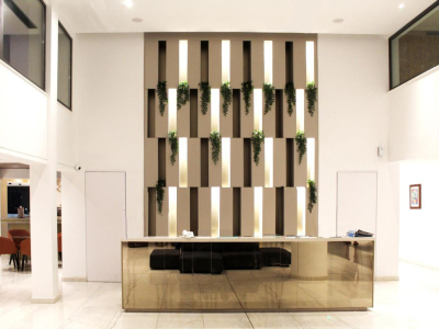  Reception