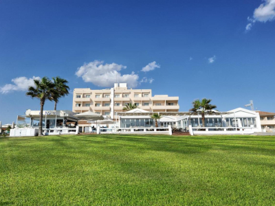  Hotel lawns