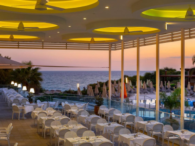  Restaurant Terrace