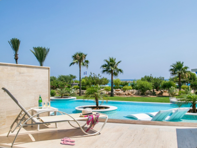  Junior Suite Swim up Rooms